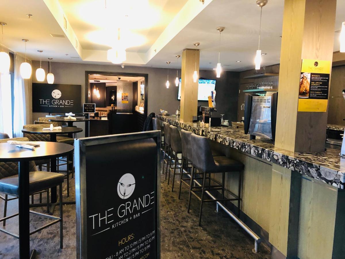 B&B Grand Rockies Resort 2Br 1Pullout 캔모어 외부 사진